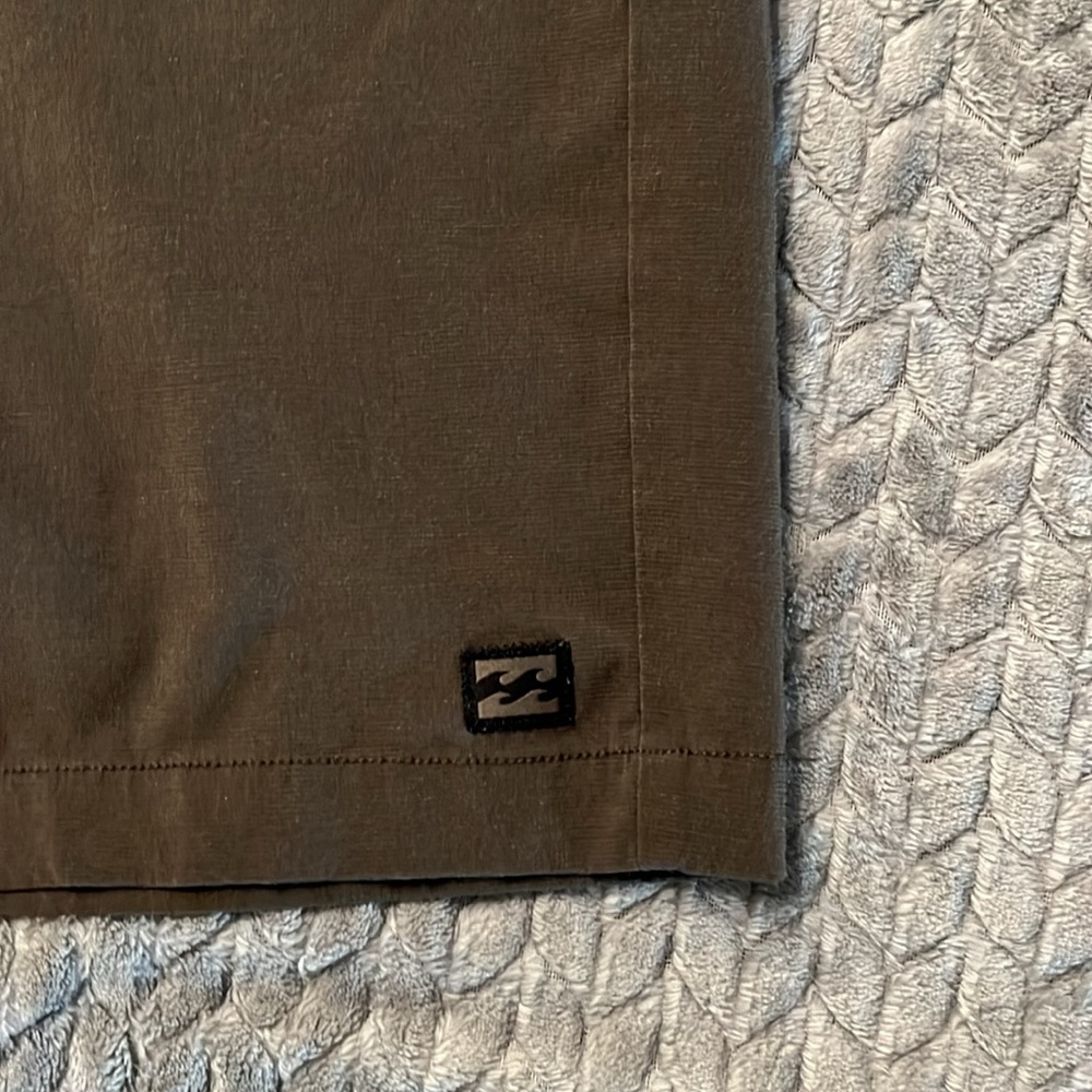 Billabong Shorts - Picture 2 of 10